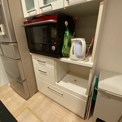 食器棚の画像