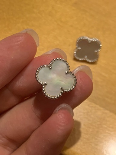ヴァンクリーフアンドアペール　ピアス