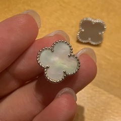 ヴァンクリーフアンドアペール　ピアスの画像