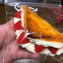 食用シリコン いちご生クリームクレープ スクイーズ 未使用の画像