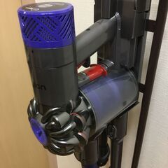 🍀【稼働美品】daison「ダイソン」コードレス掃除機　V6 セット「fluffy」管理No10の画像