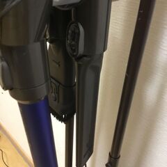 🍀【稼働美品】daison「ダイソン」コードレス掃除機　V6 セット「fluffy」管理No10の画像