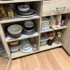 食器棚の画像