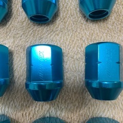 ホイールナットの画像