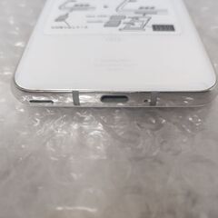 au シャープ AQUOS R2 SHV42の画像