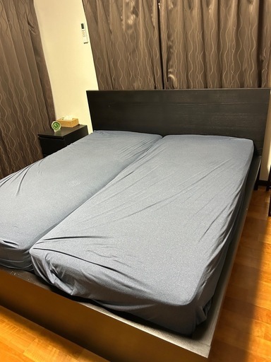 IKEAダブルベッド、シングルマットレス2個
