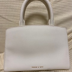 CHARLES & KEITH、ホワイト、バックの画像