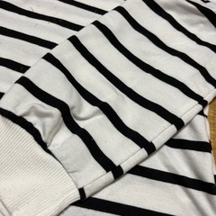 ⓪ SHEIN 長袖Tシャツ　Mの画像