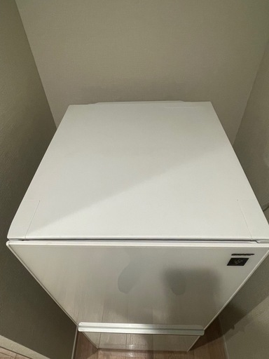 【美品】シャープ 冷蔵庫 SJ-GD14C-W 137L