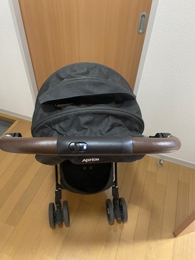 【美品】Apricaベビーカーラクーナクッションフリープラス2022年購入