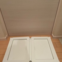 ベッド上用ミニテーブル（折りたたみ脚付き）の画像