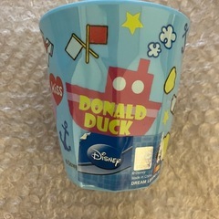 ドナルド&デイジーの可愛いコップの画像
