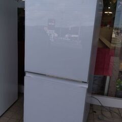 高年式2023年製 超極上美品　ガラスボディーが美しい　車に積めるサイズの高級機　冷蔵庫　の画像