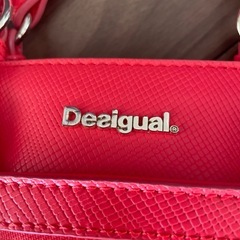 ☆Desigual 2wayバッグ　チャーム付き☆の画像
