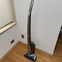 25日午後 エレクトロラックス掃除機＋丸イス　セットの画像