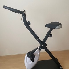 フィットネスバイク 折りたたみ式の画像