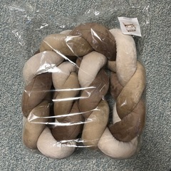 新品未開封　ベビーベッドガード　抱き枕　^_クッションの画像