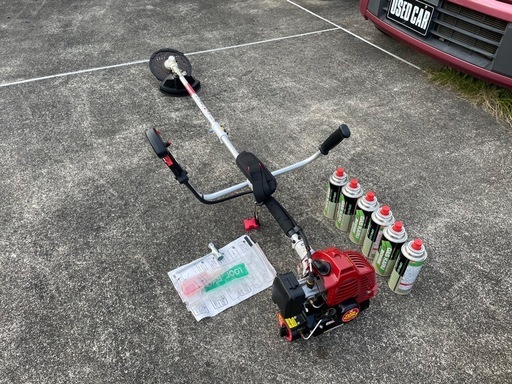 草刈機  エンジン便利なガス缶タイプガス缶つき