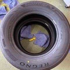 レグノ2本工賃込み195/65R15の画像