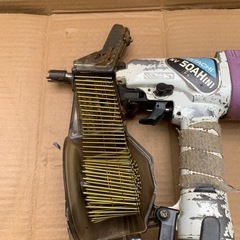HITACHI 釘打ち機の画像
