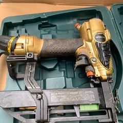 HITACHI タッカの画像