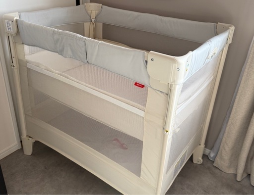 アップリカ　ココネルエアーAB ホワイトグレー