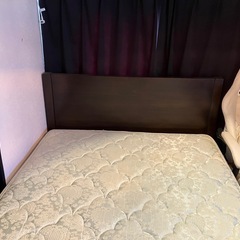 クイーンベッドの画像