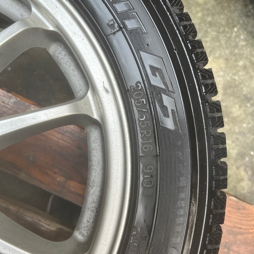 ホンダステップワゴン　スタッドレス　タイヤ　4本