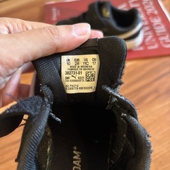 値下げ　プーマ　PUMA 黒のスニーカー　17cmの画像