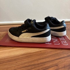 値下げ　プーマ　PUMA 黒のスニーカー　17cmの画像