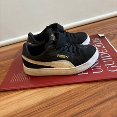 値下げ　プーマ　PUMA 黒のスニーカー　17cmの画像