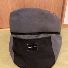 テーブルに取り付けられるベビーチェアの画像