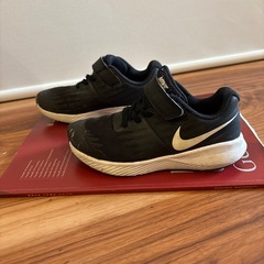 ナイキの黒のスニーカー　NIKE 17cmの画像