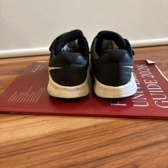 ナイキの黒のスニーカー　NIKE 17cmの画像