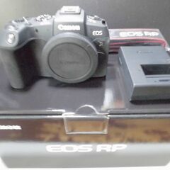 ★大幅値下げ！！極美品！！キャノンCanon EOS RP ボディ　・バッテリー+3個（合計4個）・互換バッテリーチャージャー2個　他おまけの画像