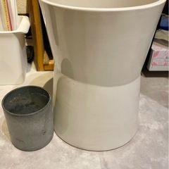 最終価格　IKEA鉢カバーあんど&ストーン・モルタル風プランター の画像