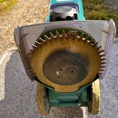 マキタ　160mm 充電式　芝刈り機の画像