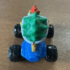 マリオカート🏎️ミニカーフィギュアクッパおもちゃ玩具ハッピーセット🍔緑青黄色黒赤の画像