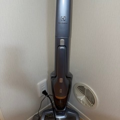 エレクトロラックス スティック＆ハンディクリーナー(パワーブラシ) チタンブル【掃除機】Electrolux ergorapido Lithium STANDARD （エルゴラピの画像