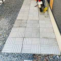 コンクリートタイル　正方形の画像