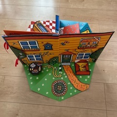 しかけ絵本「メイシーちゃんのあたらしいおうち」の画像