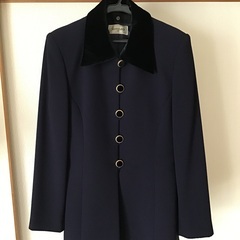 女性スーツの画像