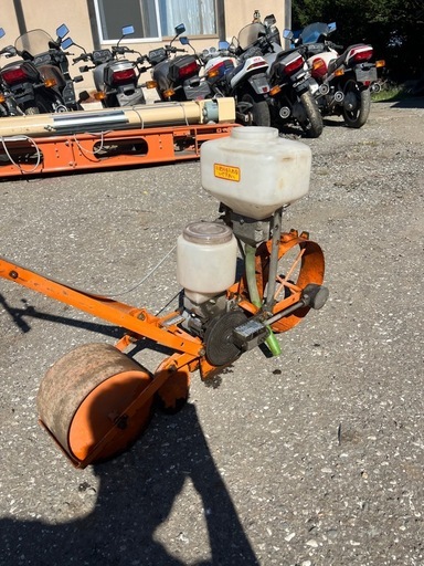 手押し式播種機　手押し動作OK