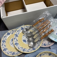 【新品未使用】食器セット 箱入りの画像