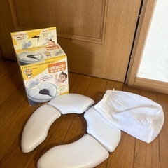 オマル　　補助便座　4つセットの画像