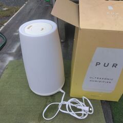 新品：超音波式：加湿器：容量薬２L、ライトモード、オレンジ色ライト：高さ３０巾１８ｃｍ：の画像