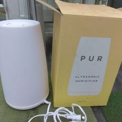 新品：超音波式：加湿器：容量薬２L、ライトモード、オレンジ色ライト：高さ３０巾１８ｃｍ：の画像