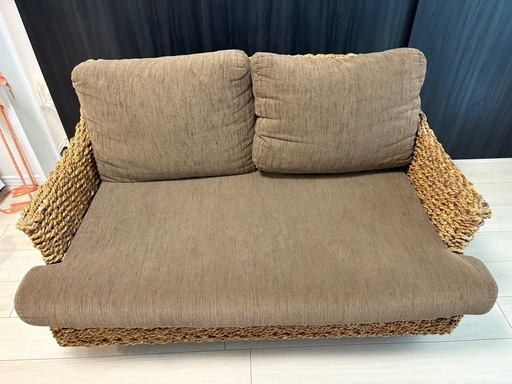 アジアンソファー15000円ガラステーブルとセットで20000円