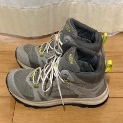 KEENスニーカーの画像