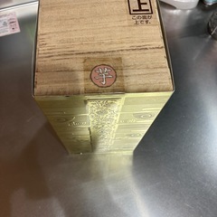 金霧島 箱付(桐箱)900ml30度　桐箱の画像